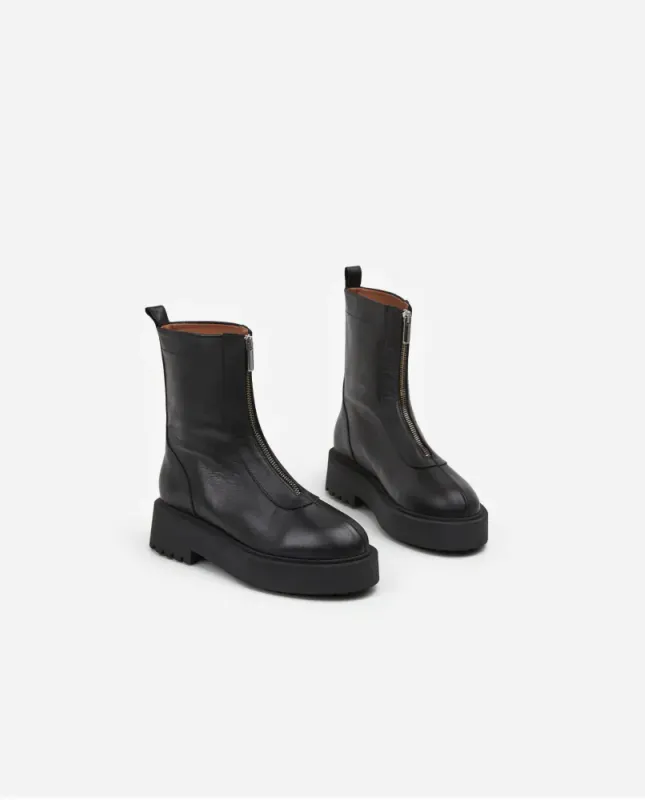 Alma Black Leather Boots Flattered